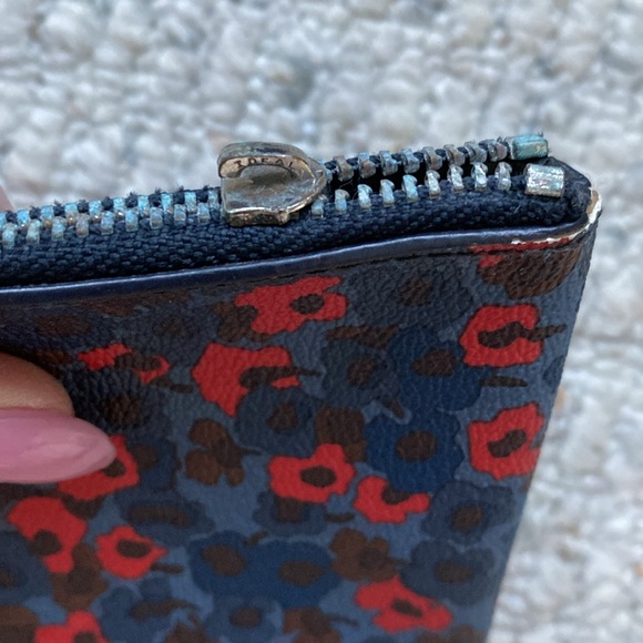 COACH ID wallet/ wristlet. - Picture 4 of 6